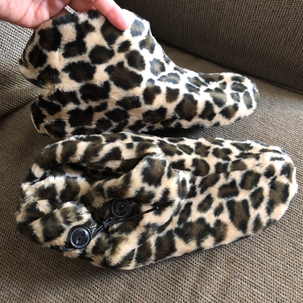 🔴Fluffy Warm Leopard Slipper Slip On Shoes US 8-9 - Picture 2 of 10